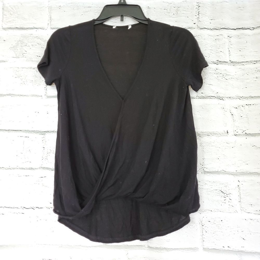 Lush crossover high low black short sleeve shirt